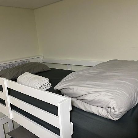 Single Size Top Bunk Bed - Mixed Shared Room Miami Springs Extérieur photo