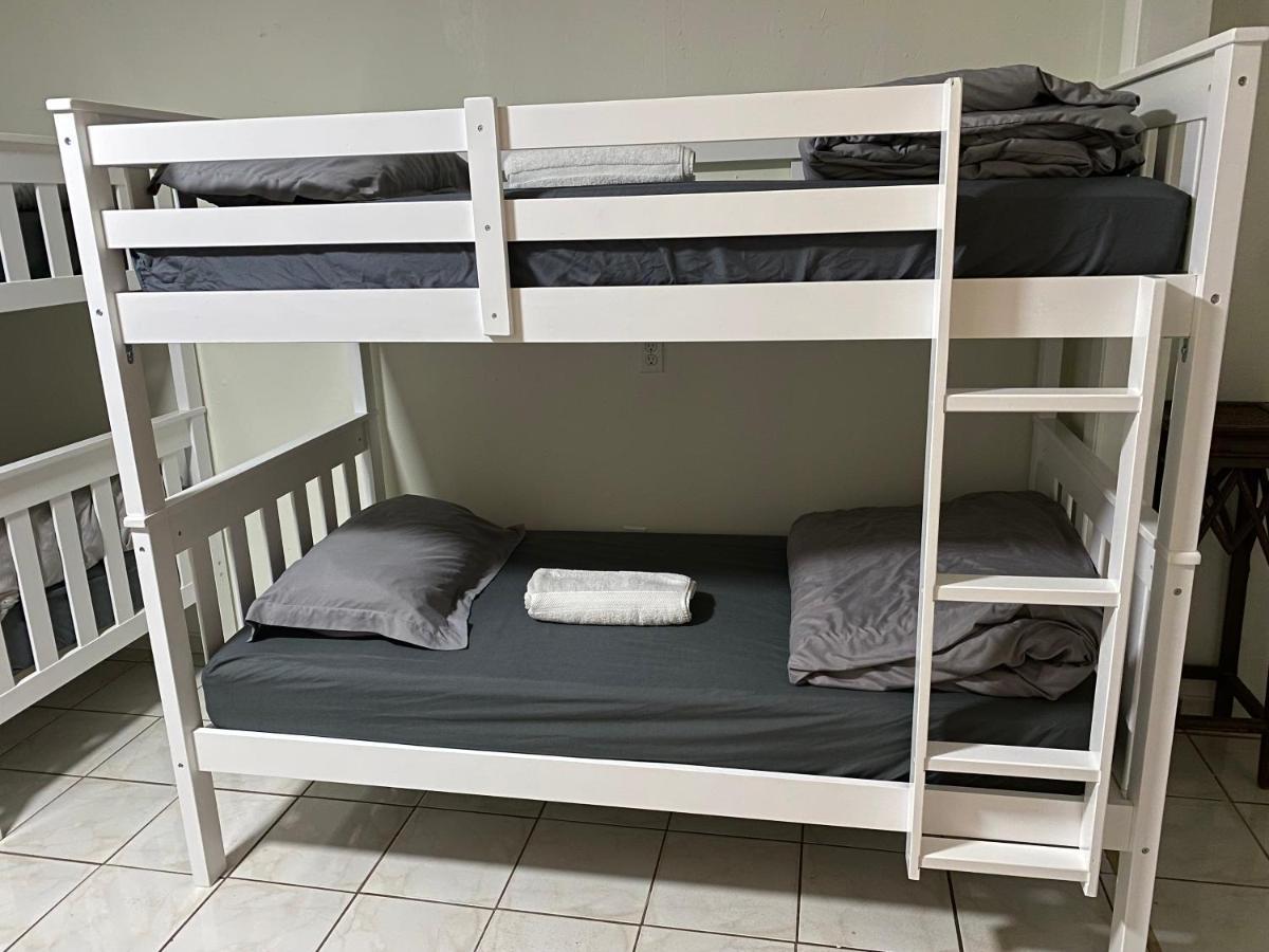 Single Size Top Bunk Bed - Mixed Shared Room Miami Springs Extérieur photo