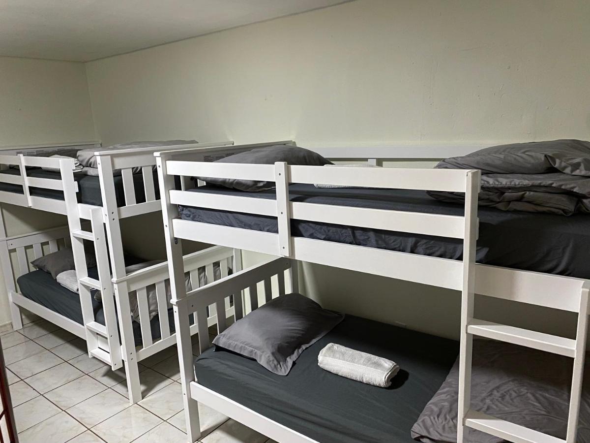 Single Size Top Bunk Bed - Mixed Shared Room Miami Springs Extérieur photo